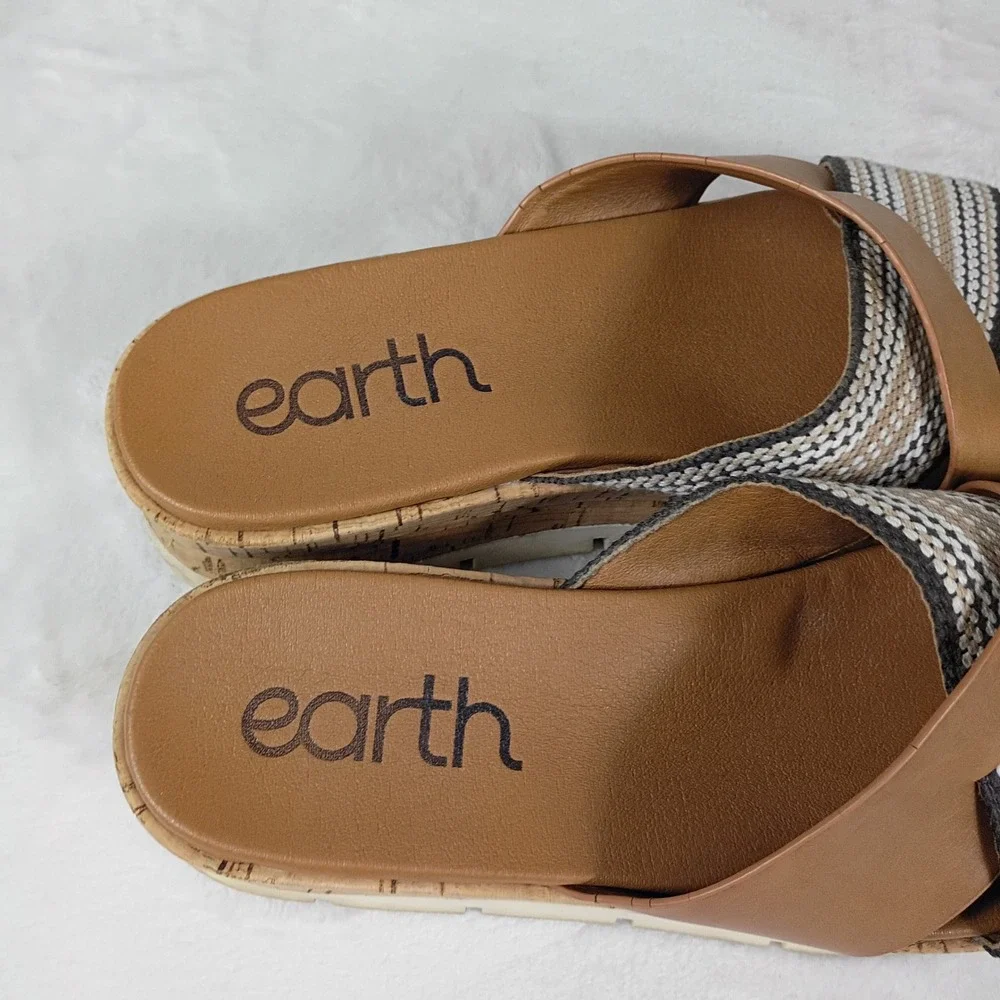 Earth platform slide